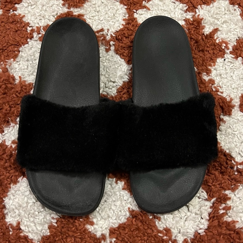 Black fur slides sandals slip ons slippers
